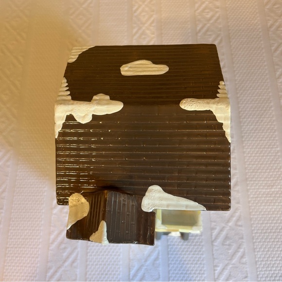 Vintage 1986 Department 56 The Snowhouse Series “Pacific Heights” House‎ - Picture 5 of 7